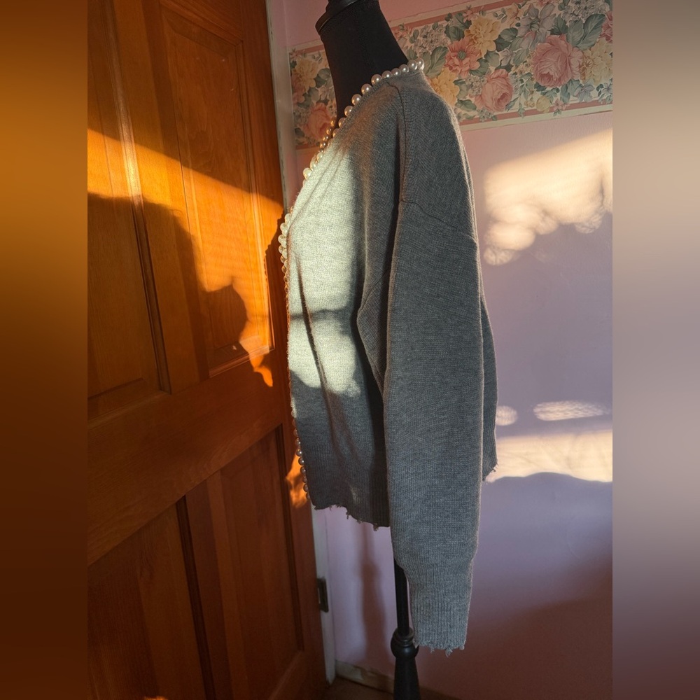 Commense Pearl Trim Ripped Hem Cardigan - Picture 10 of 16